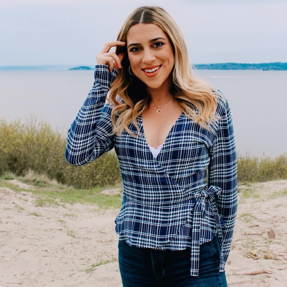 Aritzia Wilfred Free Shannon Wrap Plaid Top